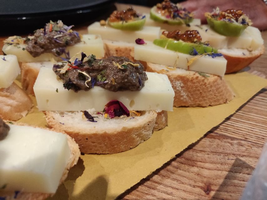 Venice: Local Fish Market With Cicchetti, Lunch, and Wine - Where to Meet at San Giacomo di Rialto (and how close it is to Rialto Bridge)