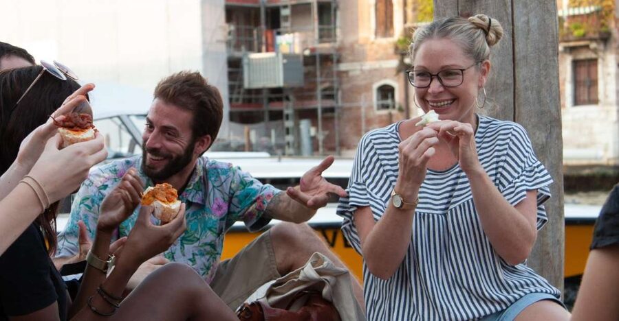 Venice: Local Secrets of Venice Tapas & Wine Walking Tour - Where You Start: Enoteca Al Volto and a Fast Intro to the City