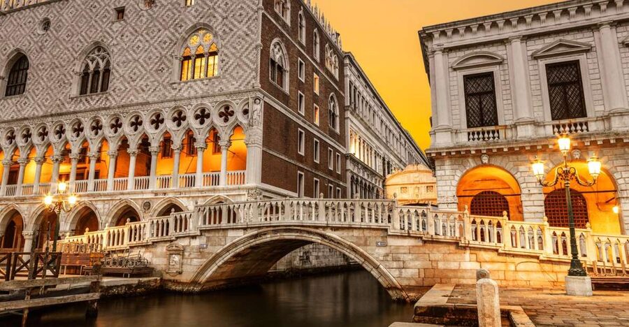Venice: Lords of the Night Prison’s Palace Cells & Tortures - A one-hour route through courtroom, cells, and torture rooms