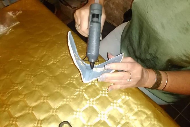 Venice Mask Workshop Class - 1-Hour vs 2-Hour Sessions: Pick Based on Your Decorating Goals