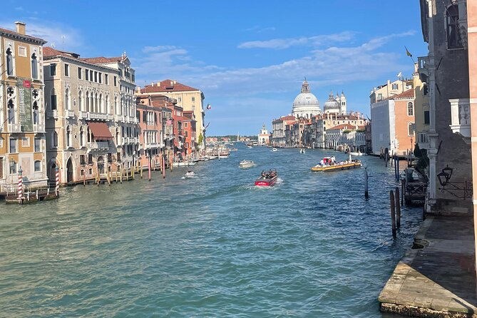 Venice Must See Attractions Walking Tour With A Guide - Campo San Bortolomio: the Venice you recognize later