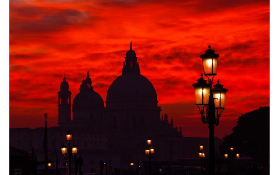 Venice: Mysterious Tales of Ghosts and Murders - Meeting at Campo San Bartolomio (Outside the FARMACIA)