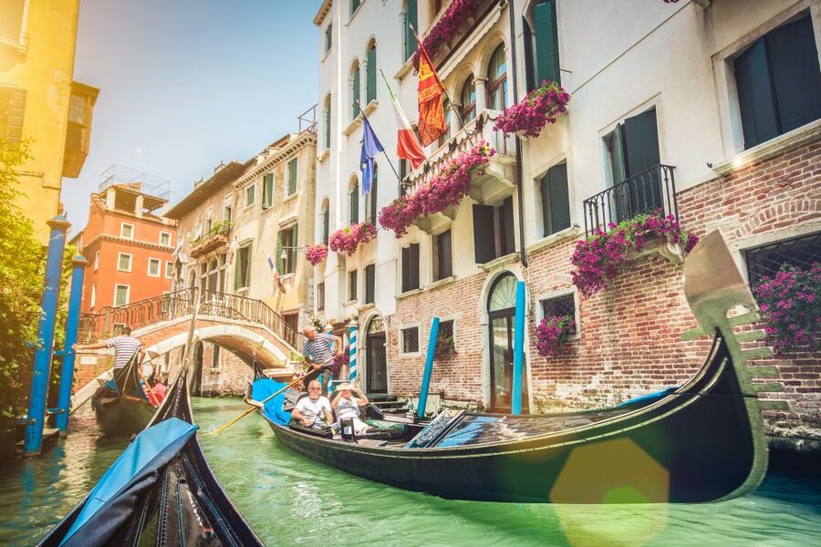 Venice: Off the Beaten Path Private Gondola Ride - Who should book this off-the-beaten-path gondola ride