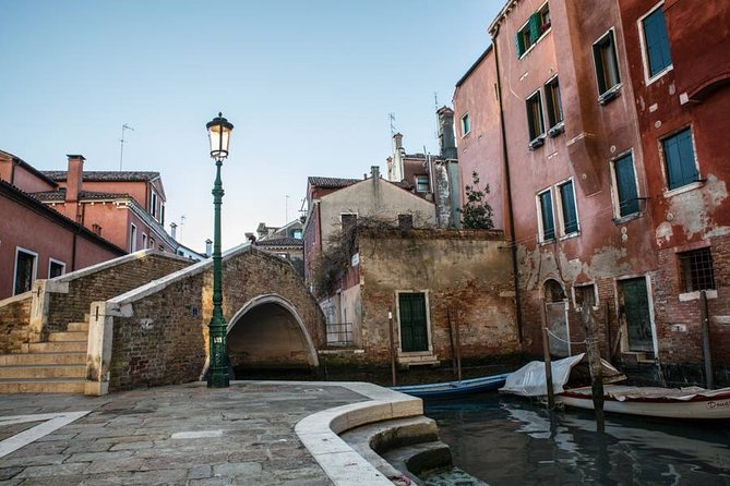Venice Off the Beaten Path: Private Tour in Venice with a Local - Bridge of Fists, masks, and the visual clues on the buildings