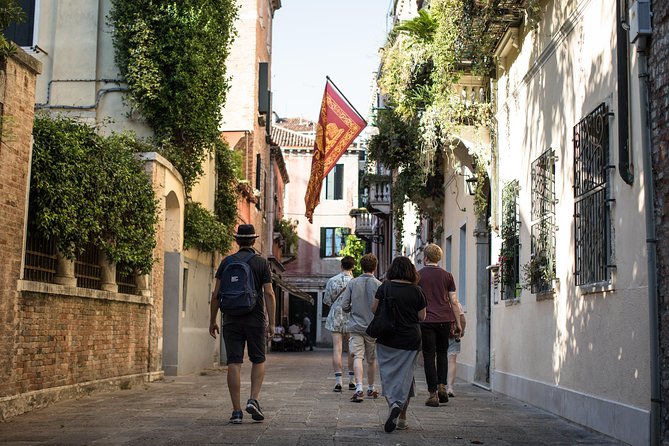 Venice Off The Beaten Track - Where You Meet: Campo San Bartolomio, Then Back Again