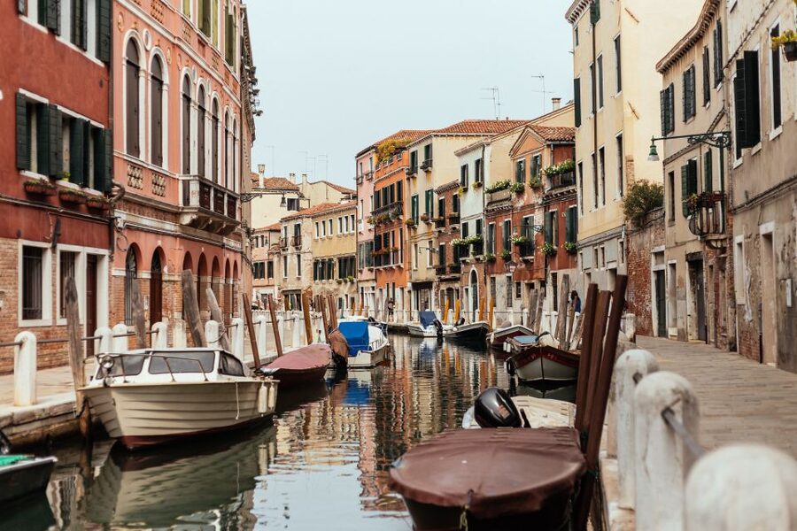 Venice: Off the Beaten Track Private City Tour - Timing, pace, and what to wear for 2.5 hours