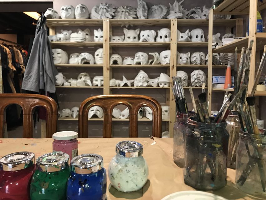 Venice: Paint your own Venetian Mask Workshop - What happens during the one-hour mask-painting flow