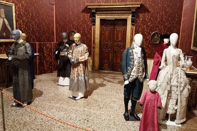 Venice Palazzo Mocenigo: History of Textile, Costume and Perfume - Palazzo Mocenigo: a focused Venice museum with textiles and scent