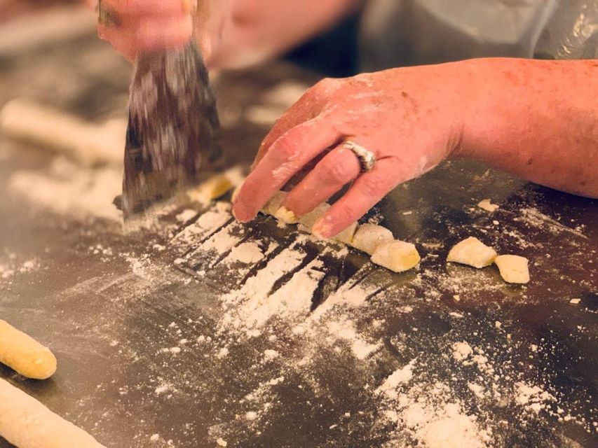Venice: Pasta and Tiramisu Cooking Class with Wine - What you make: fresh fettuccine, ravioli, and tiramisu