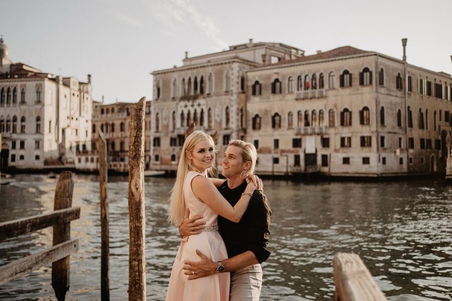 Venice: Personal Travel and Vacation Photographer Services - What happens during a 30-minute session (fast, focused results)