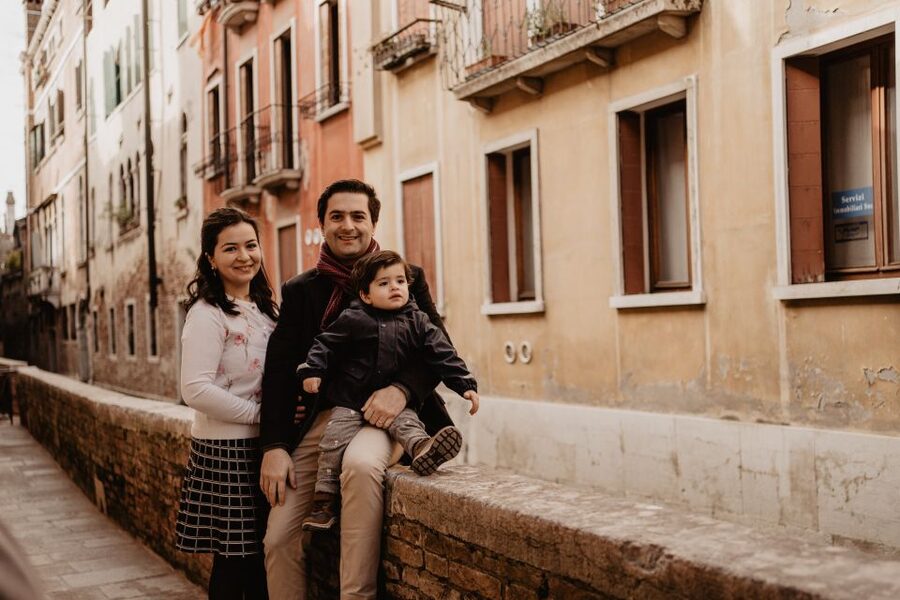 Venice: Personal Travel and Vacation Photographer Services - Photo delivery: your online gallery arrives about five working days later