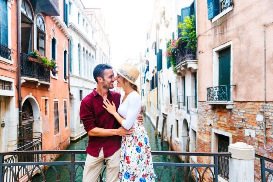 Venice: Photoshoot at Piazza San Marco and the Canals - What you get afterward: edits, selection, and downloads in 48 hours
