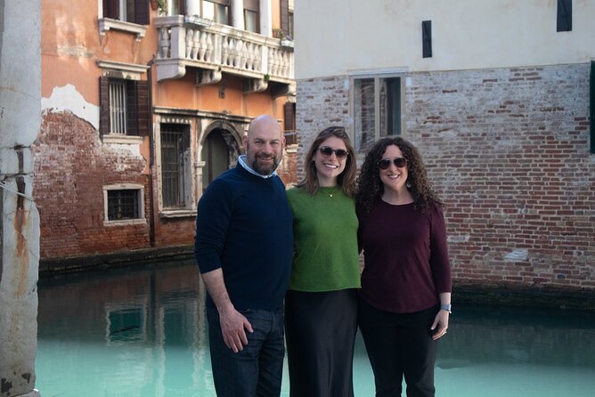 Venice Portrait Photoshoot - Making Memories - What the photographer actually does to get natural results