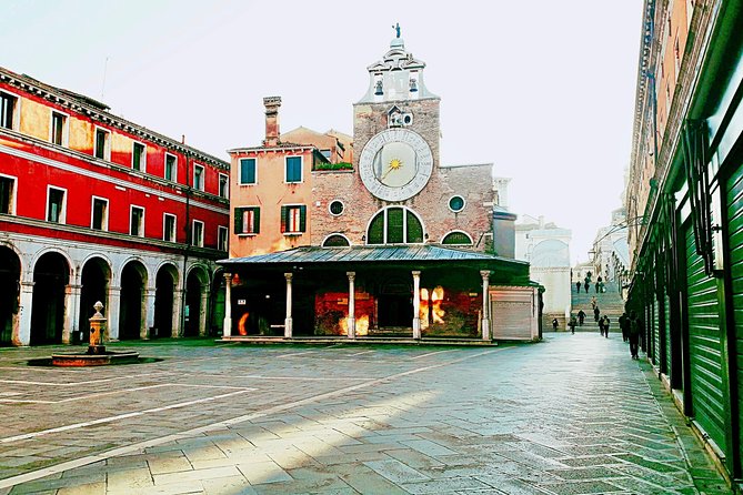 Venice: Private Aperitif & Cicchetti tasting and walking tour - Mercati di Rialto: the market stop that explains why the food culture lasts