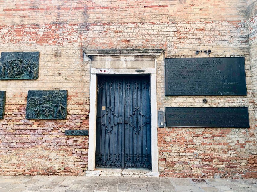 Venice: Private Cannaregio and Jewish Quarter Tour - Campo dei Mori: the neighborhood corner that sets the tone