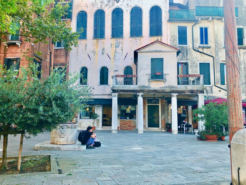 Venice: Private Cannaregio and Jewish Quarter Tour - Following the Tintoretto thread through Cannaregio