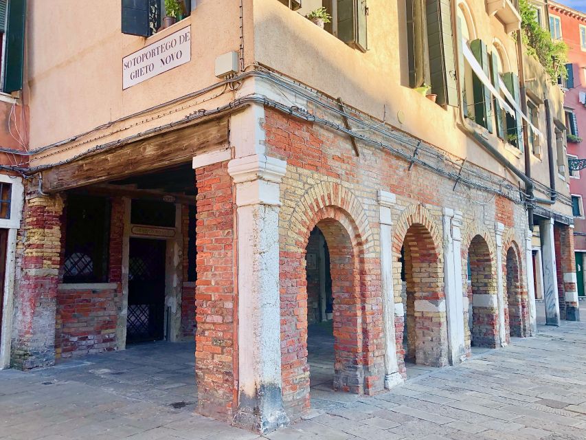 Venice: Private Cannaregio and Jewish Quarter Tour - Life inside the Ghetto today: history that still functions