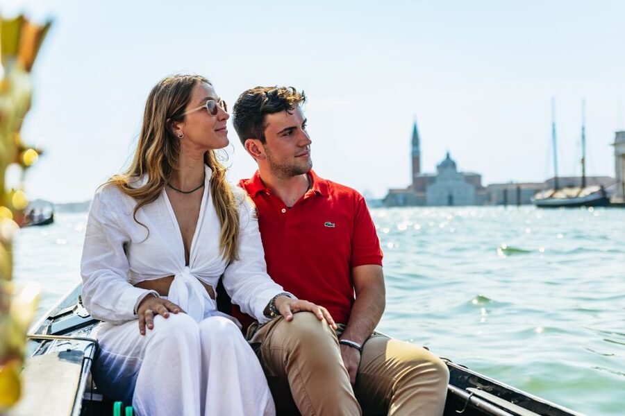 Venice: Private Crafted Gondola Ride Along Grand Canal - Timing Tips: When to Ride for Better Views and Fewer Headaches