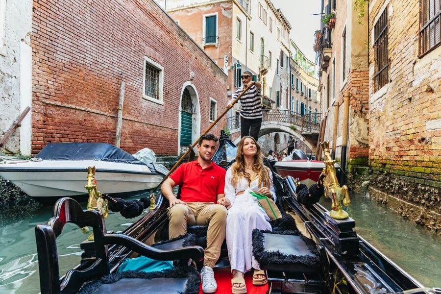 Venice: Private Crafted Gondola Ride Along Grand Canal - Basilica Santa Maria della Salute and Punta della Dogana: Best Seen Between Bridge Frames