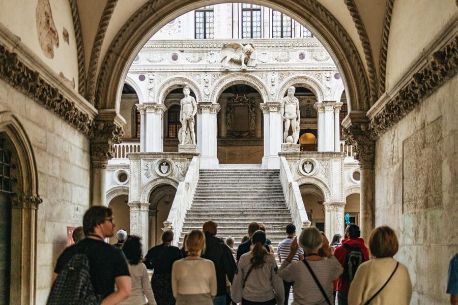 Venice: Private Entry Doge Palace & St. Mark Terraces Tour - Early Entrance Into Doge’s Palace: Giants’ and Golden Staircases