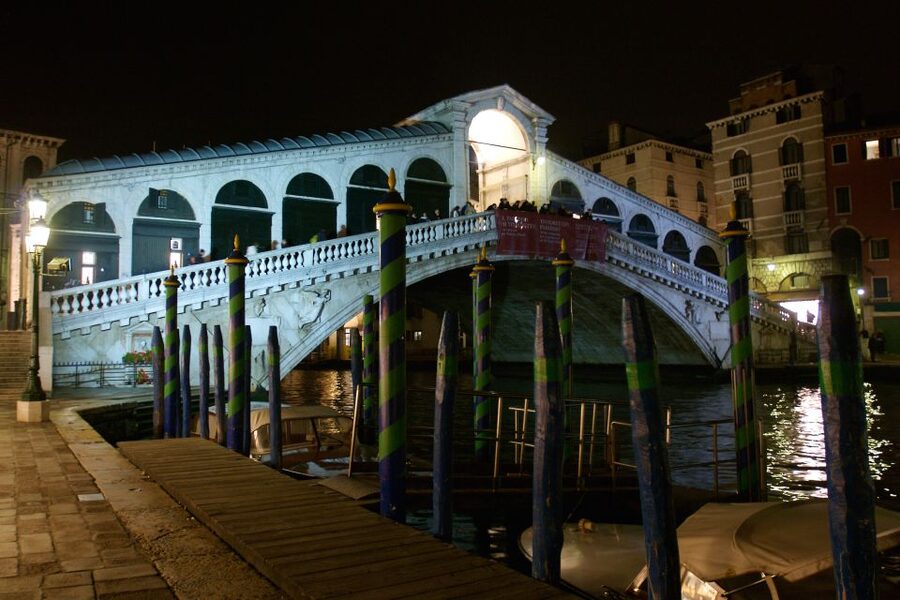 Venice: Private Murders & Mysteries Tour - La Fenice and the mystery of the last fire