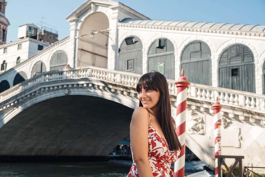 Venice: Private Professional Photoshoot - Rialto Bridge - Rialto Bridge, Grand Canal, and Mercato di Rialto in one focused hour