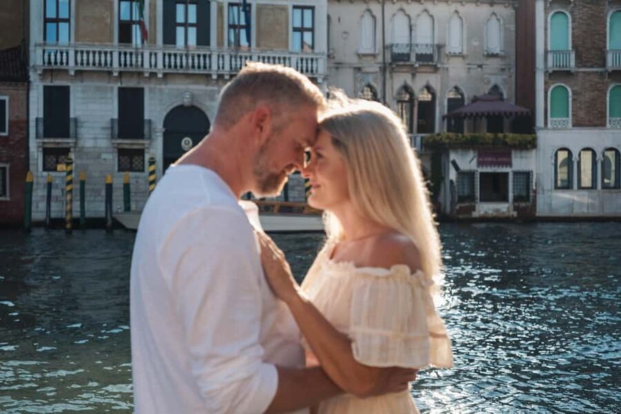 Venice: Private Professional Photoshoot - Rialto Bridge - What happens during the shoot (so you’re not stuck guessing)