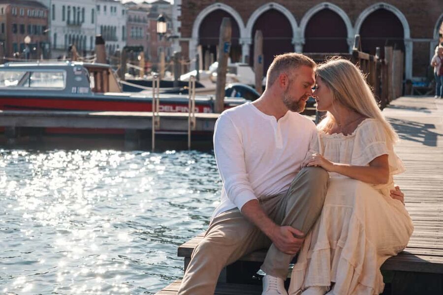 Venice: Private Professional Photoshoot - Rialto Bridge - Where to meet: Coop by Servizio Gondola Carbon