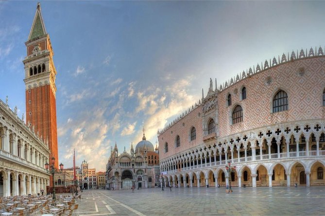 Venice Private Tour fast access, Doge Palace, St Mark's Basilica - Piazza San Marco: where the tour starts and how the guide sets the stage