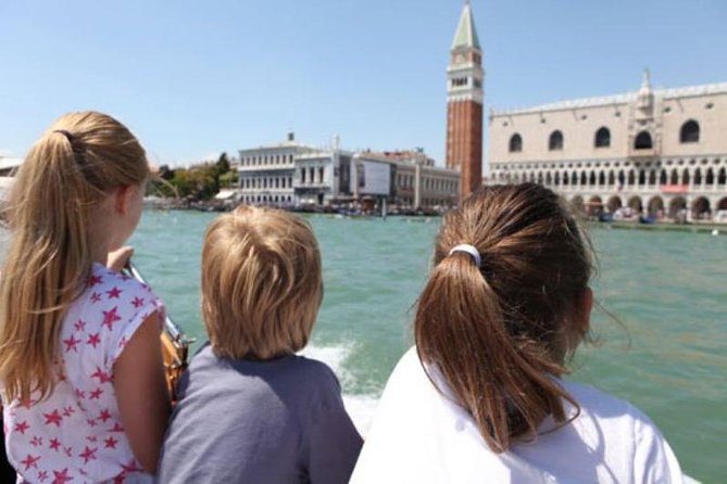 Venice Private Tour for Families with Gondola Ride - Bridge of Sighs and Doge’s Palace: drama for kids, context for adults