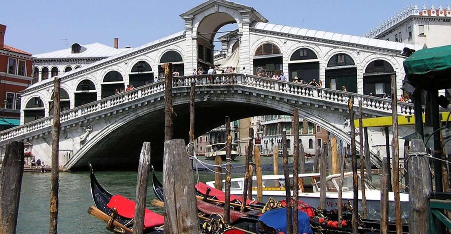 Venice: Private Tour with Doge's Palace, St. Mark's, Gondola - Rialto Bridge Walk and Marco Polo’s Home Stop
