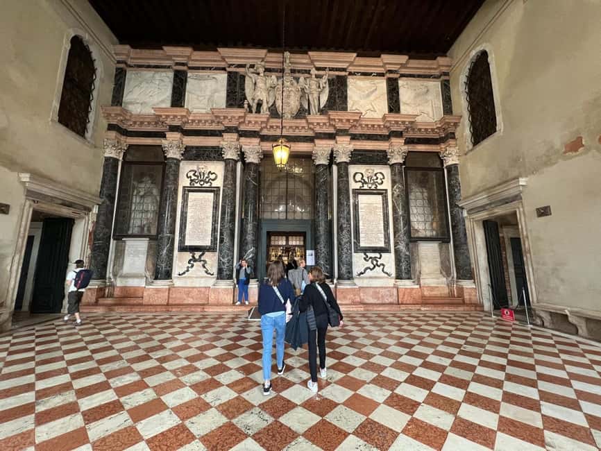 Venice Private Walking Tour with a Local - Where you start on the waterfront (and why that matters)
