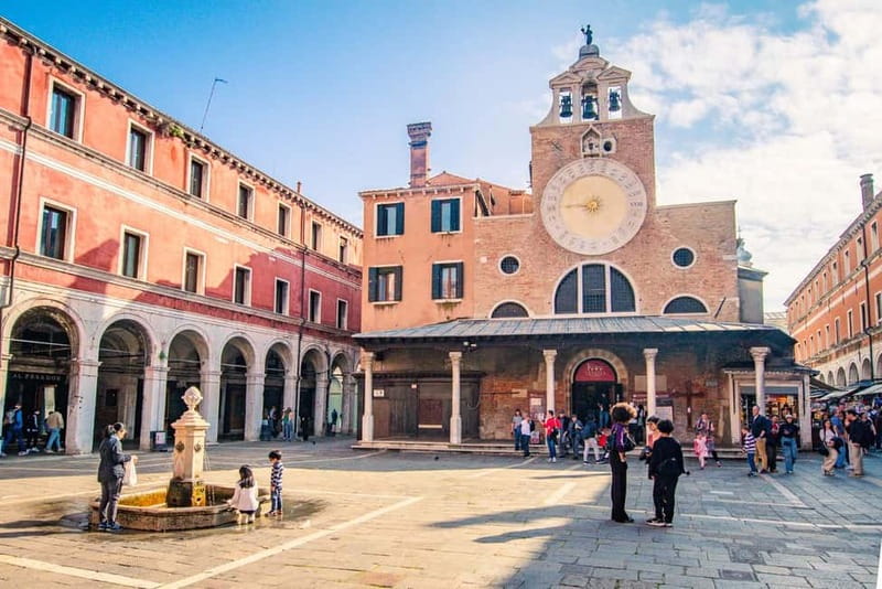 Venice: Private Walking Tour with Optional Gondola Ride - Palazzo Contarini del Bovolo: The Spiral Staircase in a Tiny Courtyard