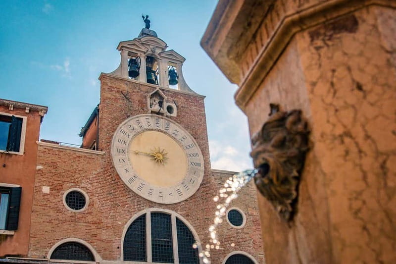 Venice: Private Walking Tour with Optional Gondola Ride - Why Venice Stayed Medieval: Trade Routes and the New World