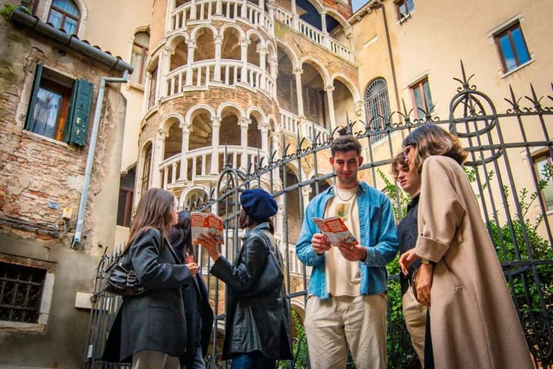 Venice: Private Walking Tour with Optional Gondola Ride - Narrow Calle Streets: Hidden Corners Without the Guesswork
