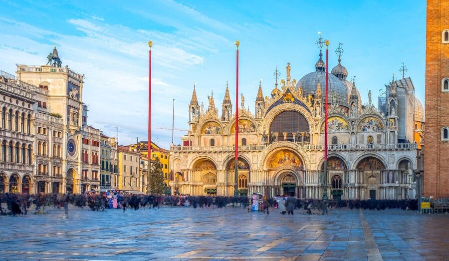 Venice: Private Walking Tour with Saint Mark's Basilica - San Giacomo di Rialto + the Rialto Food Market: Watching Real Venice, Not Just Sights