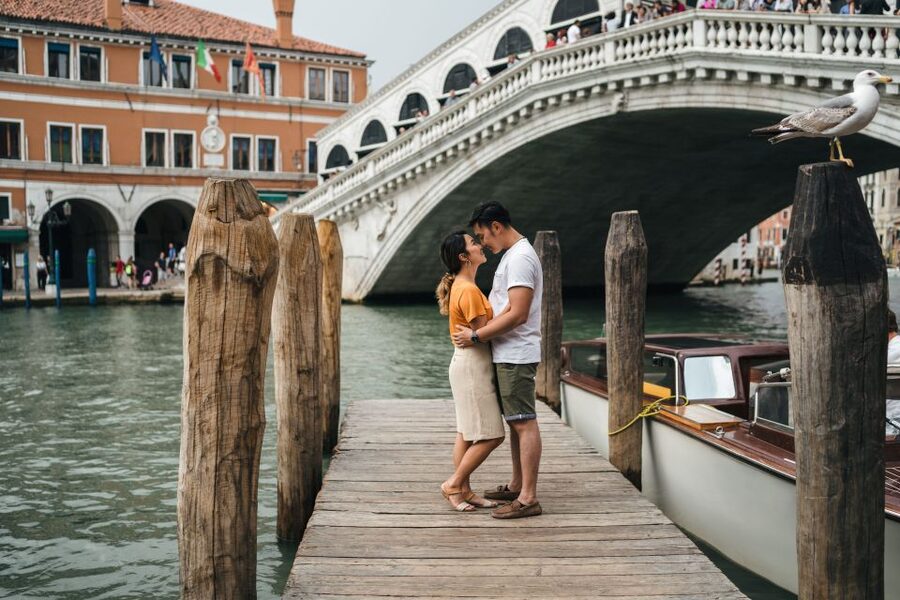 Venice: Professional Photoshoot at the Rialto Bridge - What You Get After: Professionally Edited Photos in 48 Hours