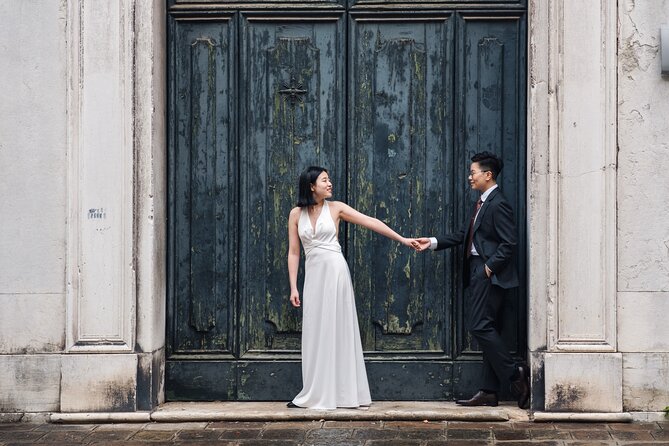 Venice Professional Photoshoot (up to 6 people included) - Photo delivery: 15 to 150 edited pictures in 72 hours