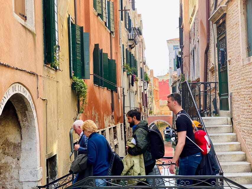 Venice: Rialto Area Street Food Tour and Sightseeing - Starting at Campo San Bartolomio: your route begins where locals move
