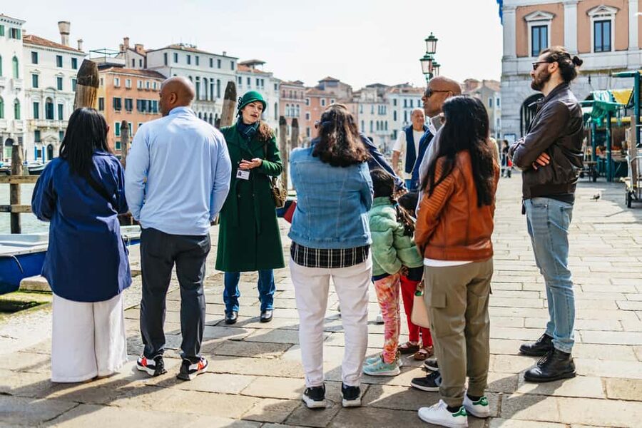 Venice: Rialto Market Food and Wine Lunchtime Tour - Casanova haunts and Venice trivia that lands