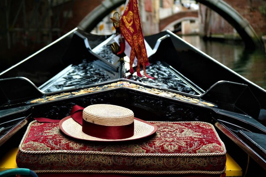 Venice: Romantic Palace Dinner and Private Gondola Ride - Key points to know before you go