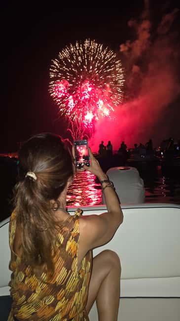 Venice: Romantic sunset cruise on the Venice lagoon - Boat comfort and what to bring for a smoother ride