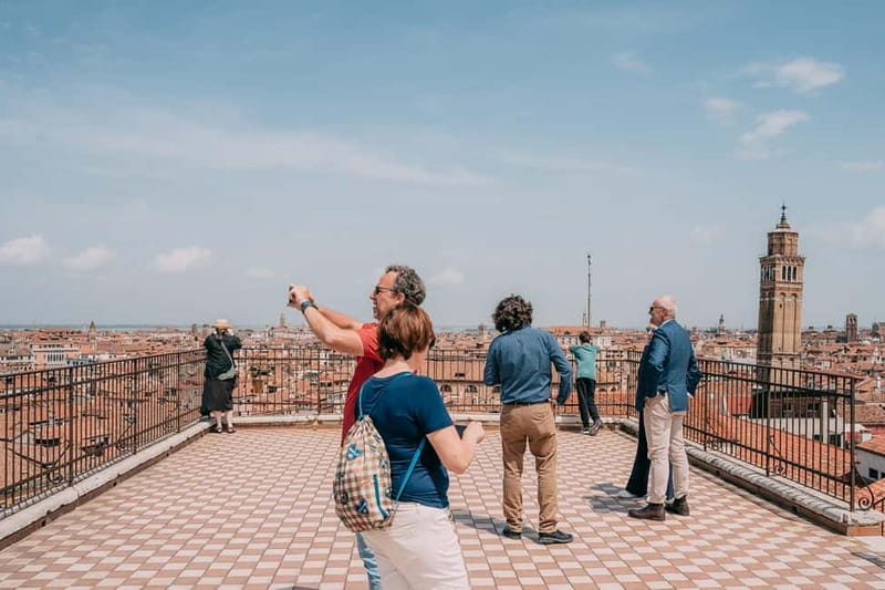 Venice: Rooftop Terraces Tour with Prosecco - What to Bring (And What to Wear on Rain-or-Shine Rooftops)
