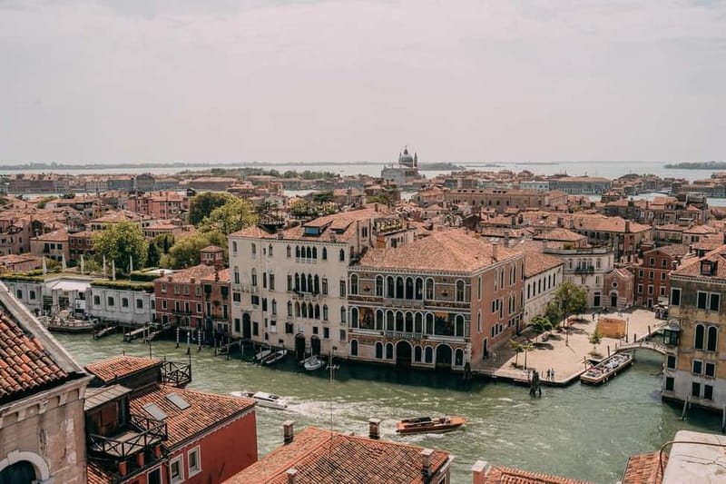 Venice: Rooftop Terraces Tour with Prosecco - The Grand Canal Finale: Wine, Prosecco, and a Slow-Take Finish