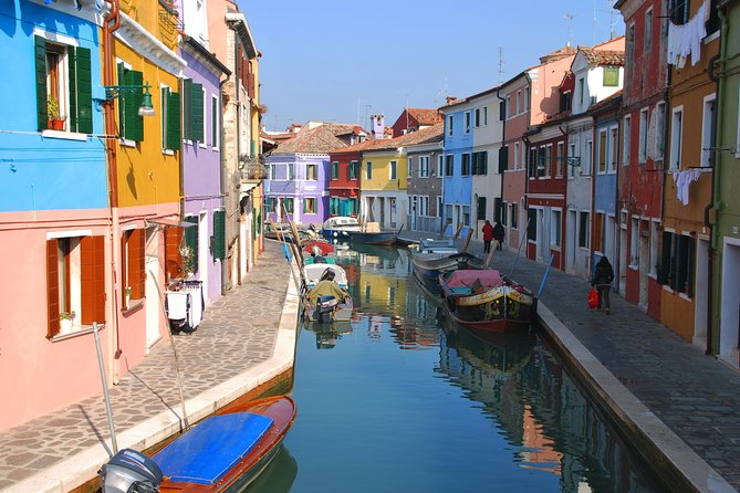 Venice’s Colorful Islands: Private Murano, Burano & Torcello Tour - Murano glassblowing: what you’ll see and how to make it count