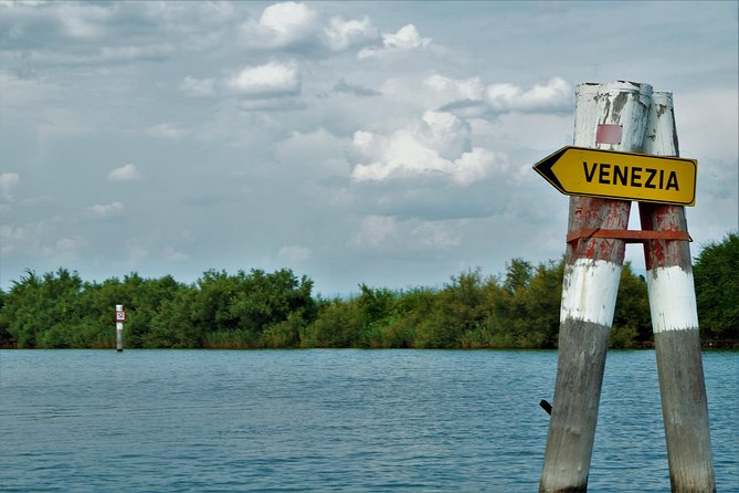 Venice’s Colorful Islands: Private Murano, Burano & Torcello Tour - Burano’s colorful port and lace shopping with breathing room