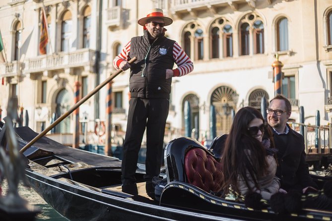 Venice's Icons: Basilica, Doge Palace, Rialto & Optional Gondola - Doge’s Palace: the power building with a prison story