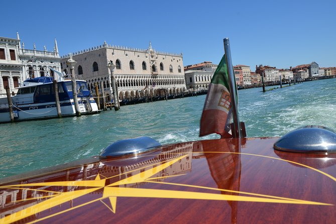 Venice S.Lucia Station to Venice Hotels or viceversa - Dropping off at your hotel: the real value is avoiding the bridge-and-bags problem