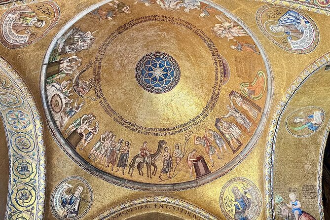 Venice Saint Mark Basilica Guided Tour - Getting into the Basilica: how the guided entry changes everything