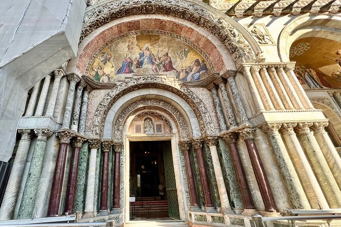Venice Saint Mark Basilica Guided Tour - Group pace, headsets, and hearing your guide